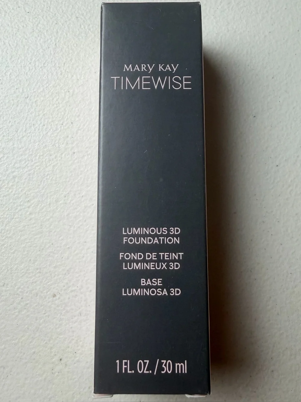 NIB Mary Kay TimeWise Luminous 3D Foundation Shade Beige C 130 Base Makeup 1 oz